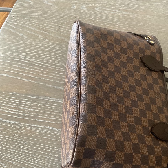 Authentic LOUIS VUITTON Damier Ebene Neverfull PM. - Picture 4 of 10